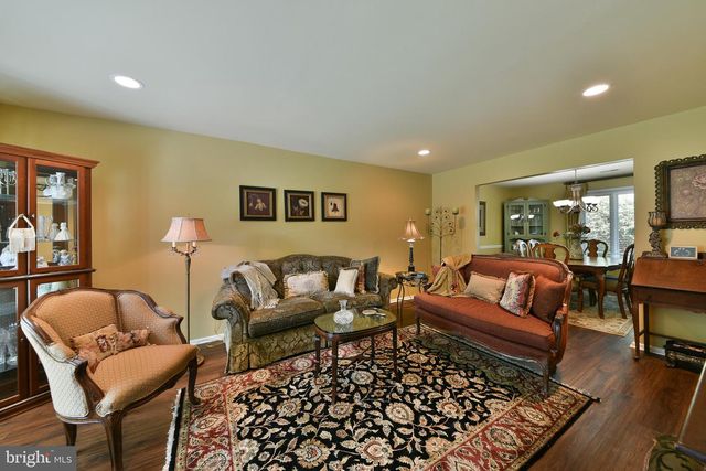 95 GOLF CLUB DR, Langhorne, PA 19047