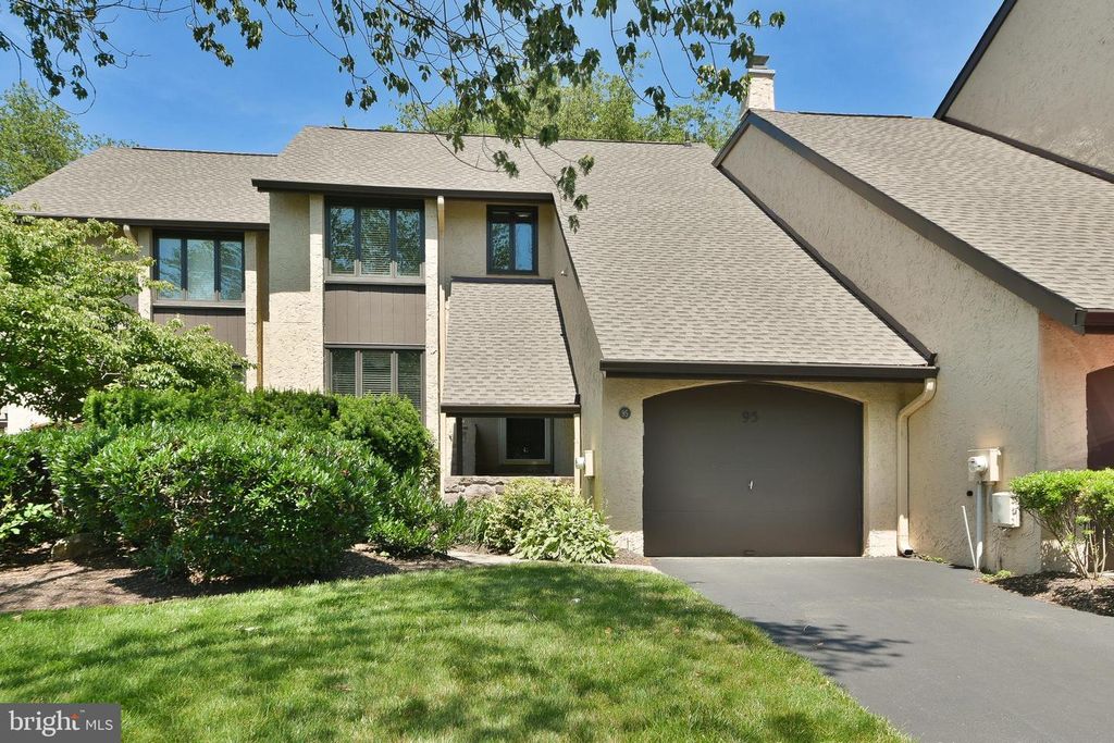 95 GOLF CLUB DR, Langhorne, PA 19047