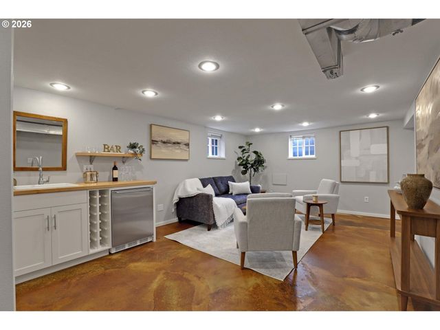6014 Ne MALLORY Ave, Portland, OR 97211