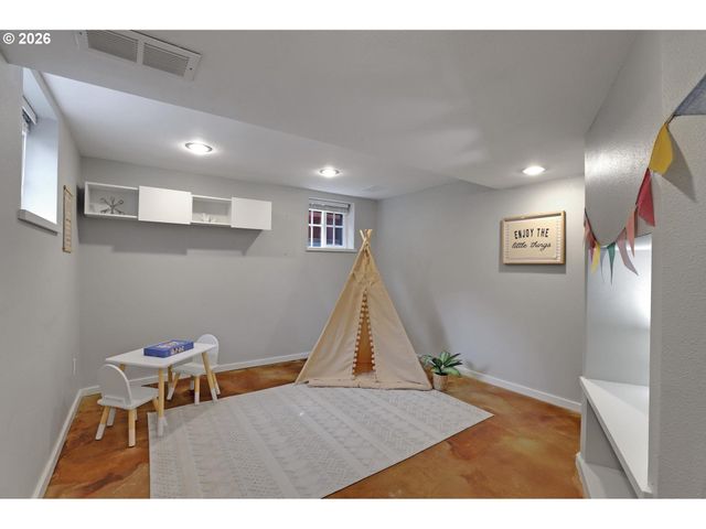 6014 Ne MALLORY Ave, Portland, OR 97211