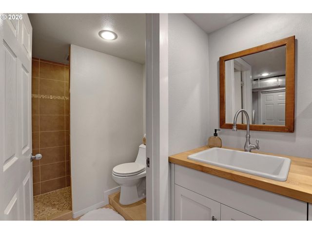 6014 Ne MALLORY Ave, Portland, OR 97211