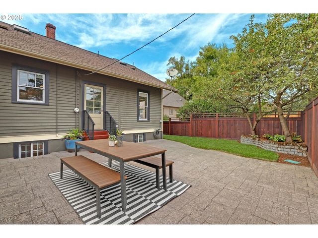 6014 Ne MALLORY Ave, Portland, OR 97211