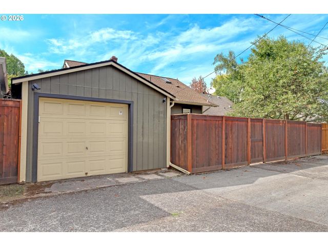 6014 Ne MALLORY Ave, Portland, OR 97211