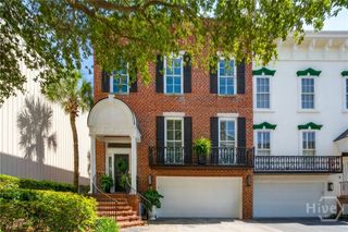 42 Chaucer Street, Savannah, GA 31410