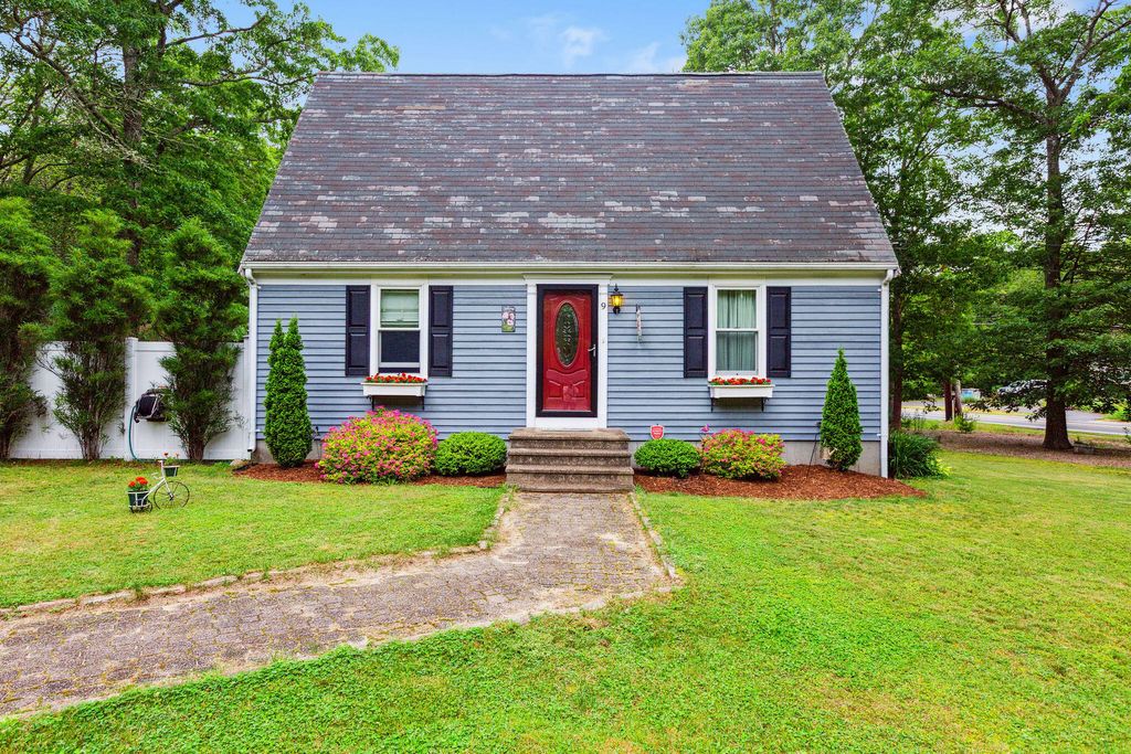 9 Jones Road, Mashpee, MA 02649