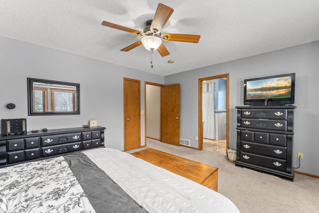 33584 Washington Street NE, Cambridge, MN 55008