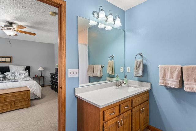 33584 Washington Street NE, Cambridge, MN 55008