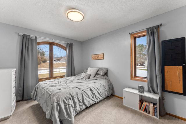 33584 Washington Street NE, Cambridge, MN 55008