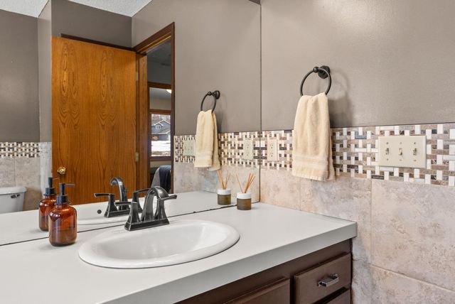 33584 Washington Street NE, Cambridge, MN 55008