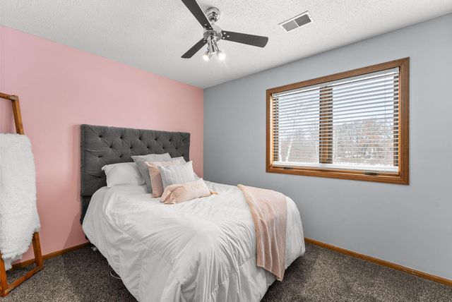 33584 Washington Street NE, Cambridge, MN 55008