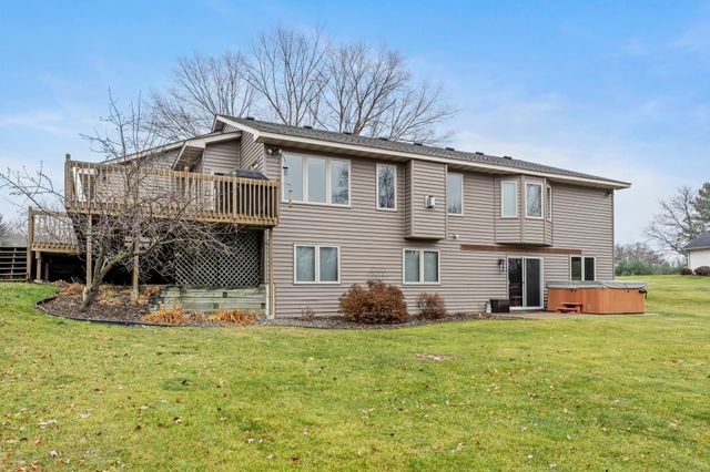 33584 Washington Street NE, Cambridge, MN 55008