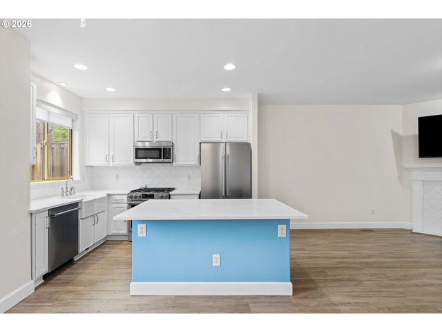 16415 Se PYRITE St, Damascus, OR 97089