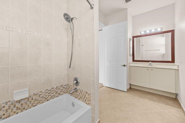 206 NW Magnolia Lakes Boulevard, Port St. Lucie, Port St Lucie, FL 34986