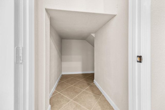 206 NW Magnolia Lakes Boulevard, Port St. Lucie, Port St Lucie, FL 34986