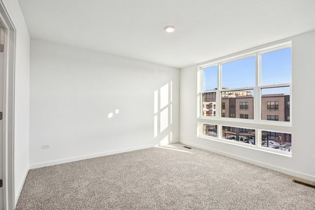 378 Summit Circle, Lombard, IL 60148