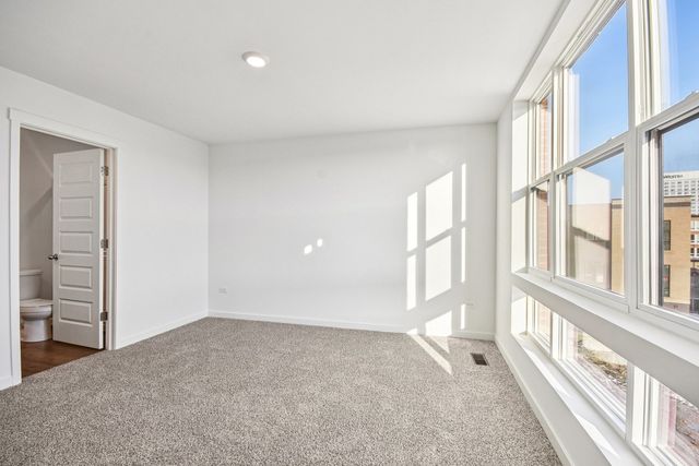 378 Summit Circle, Lombard, IL 60148