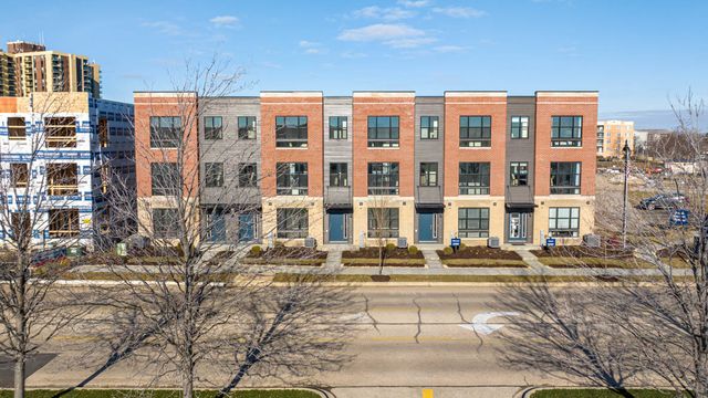 378 Summit Circle, Lombard, IL 60148