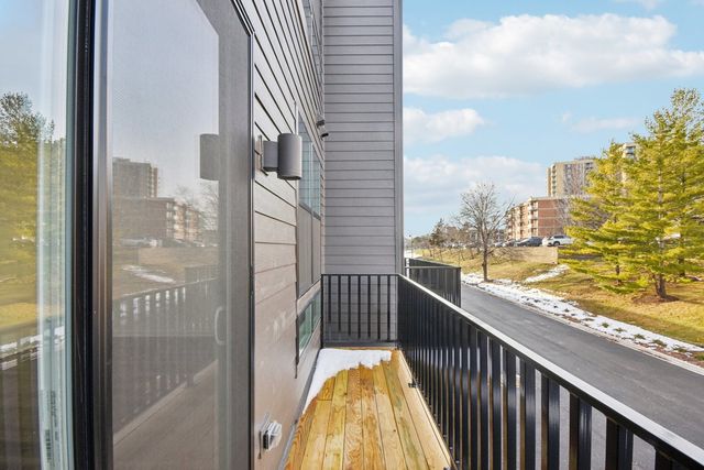 378 Summit Circle, Lombard, IL 60148