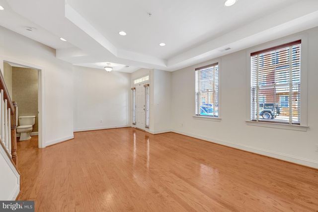 120 FORTNIGHTLY BLVD, Herndon, VA 20170