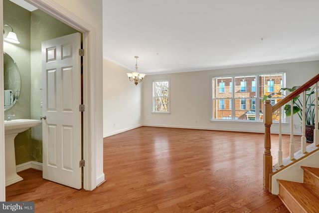 120 FORTNIGHTLY BLVD, Herndon, VA 20170