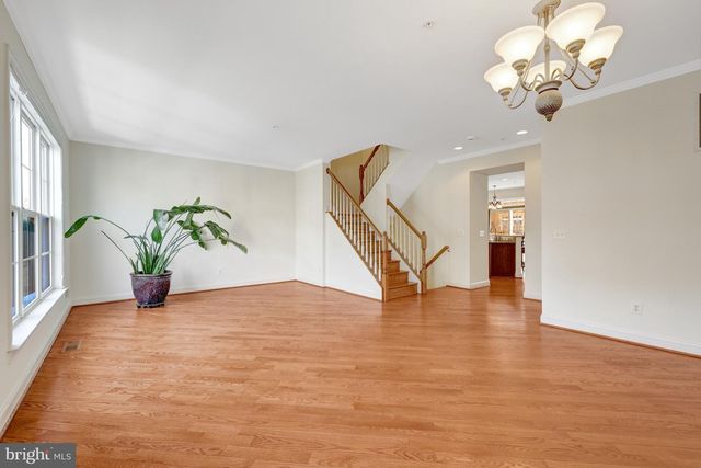 120 FORTNIGHTLY BLVD, Herndon, VA 20170