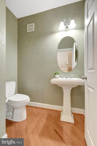 120 FORTNIGHTLY BLVD, Herndon, VA 20170