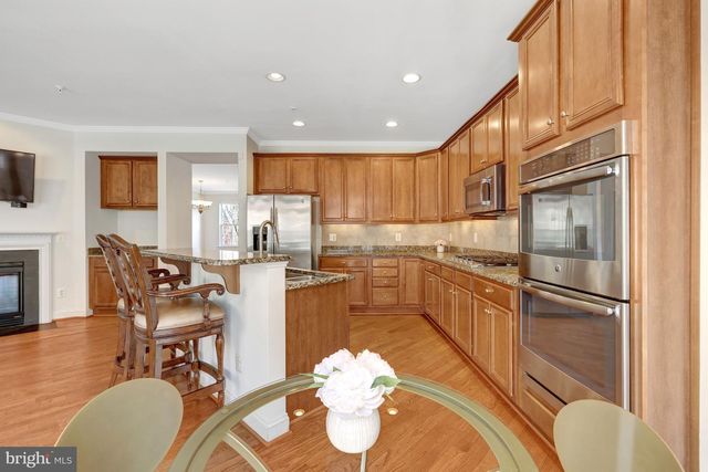 120 FORTNIGHTLY BLVD, Herndon, VA 20170