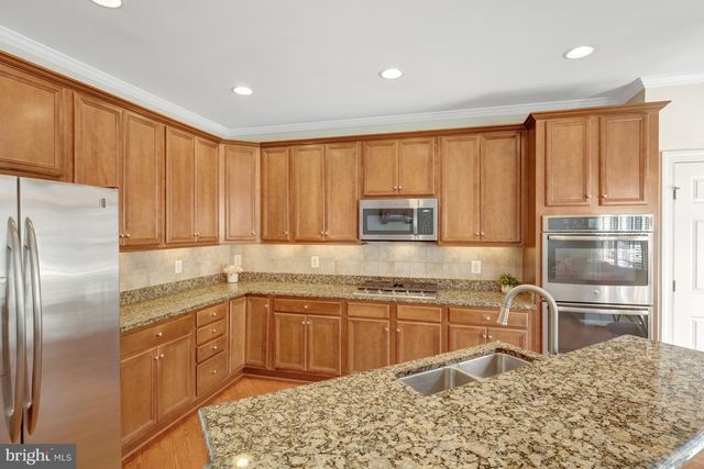 120 FORTNIGHTLY BLVD, Herndon, VA 20170