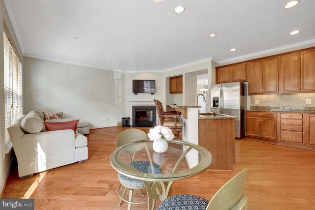 120 FORTNIGHTLY BLVD, Herndon, VA 20170