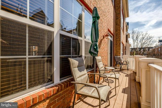 120 FORTNIGHTLY BLVD, Herndon, VA 20170