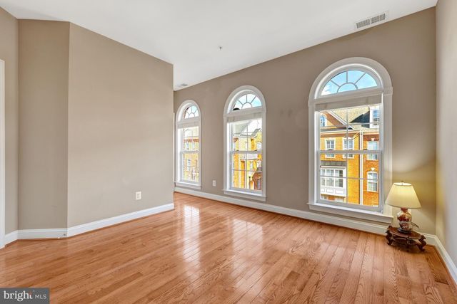 120 FORTNIGHTLY BLVD, Herndon, VA 20170