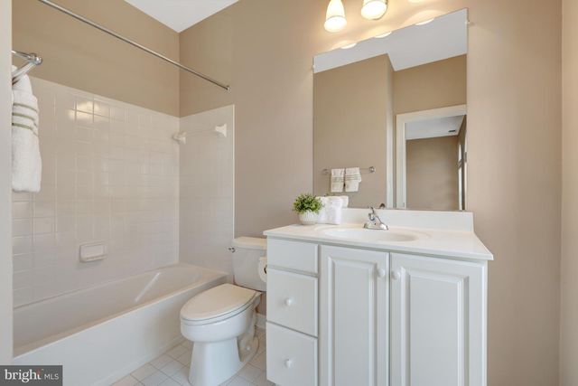 120 FORTNIGHTLY BLVD, Herndon, VA 20170