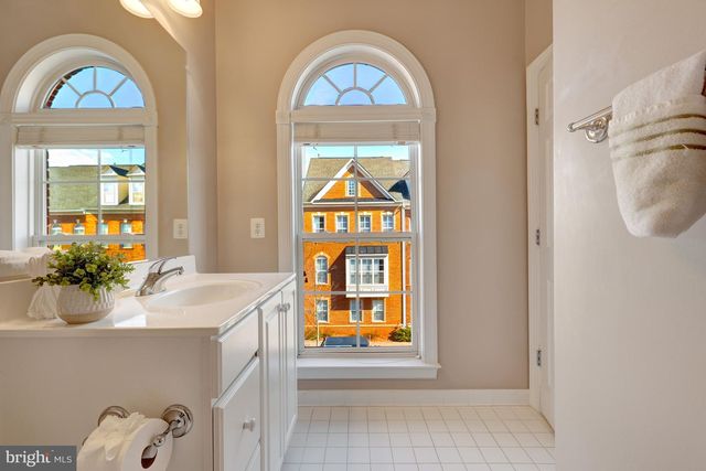 120 FORTNIGHTLY BLVD, Herndon, VA 20170