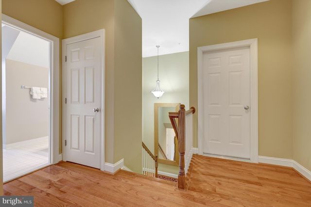 120 FORTNIGHTLY BLVD, Herndon, VA 20170