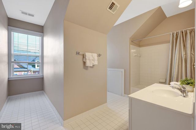 120 FORTNIGHTLY BLVD, Herndon, VA 20170