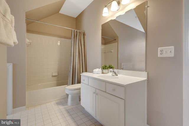 120 FORTNIGHTLY BLVD, Herndon, VA 20170