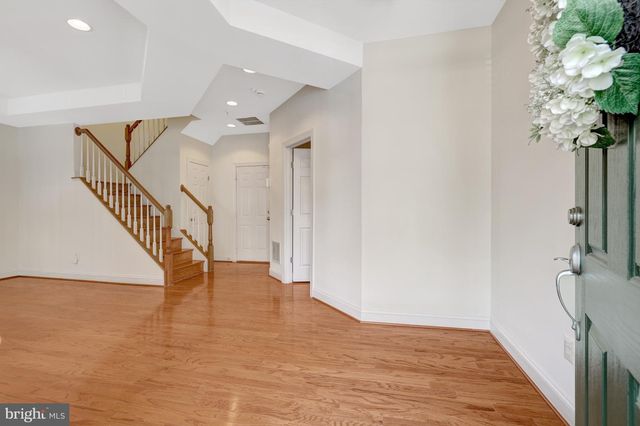 120 FORTNIGHTLY BLVD, Herndon, VA 20170