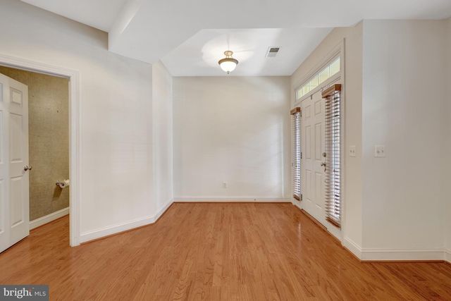 120 FORTNIGHTLY BLVD, Herndon, VA 20170