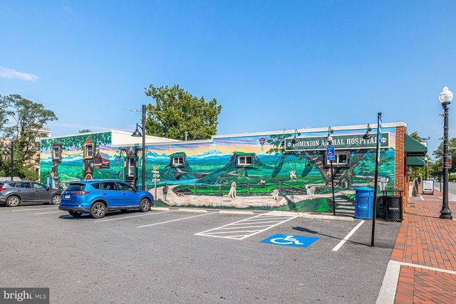 120 FORTNIGHTLY BLVD, Herndon, VA 20170