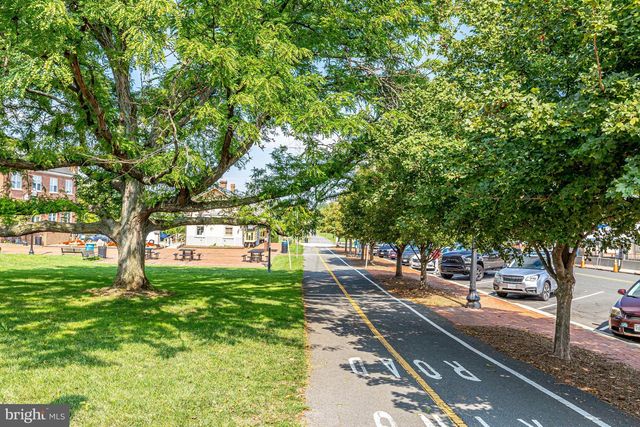 120 FORTNIGHTLY BLVD, Herndon, VA 20170