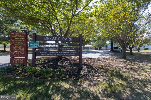 120 FORTNIGHTLY BLVD, Herndon, VA 20170