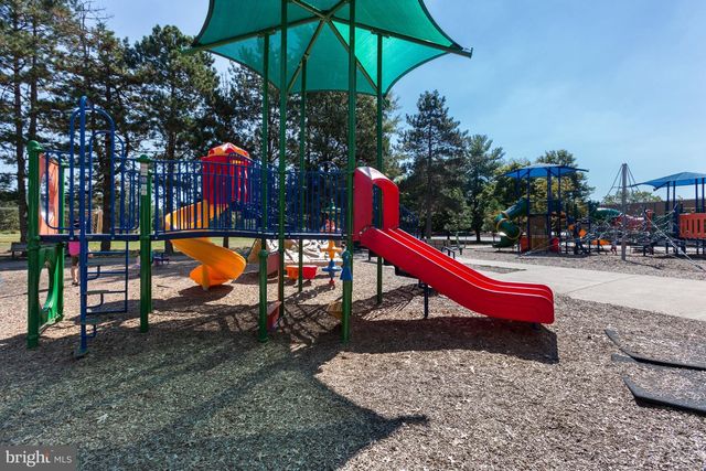 120 FORTNIGHTLY BLVD, Herndon, VA 20170