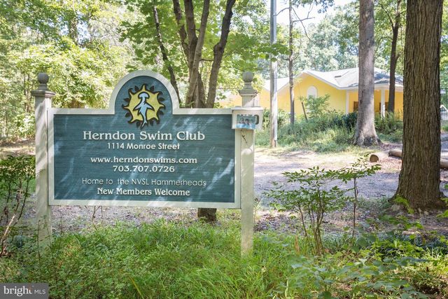 120 FORTNIGHTLY BLVD, Herndon, VA 20170