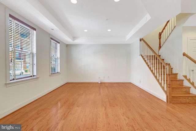 120 FORTNIGHTLY BLVD, Herndon, VA 20170