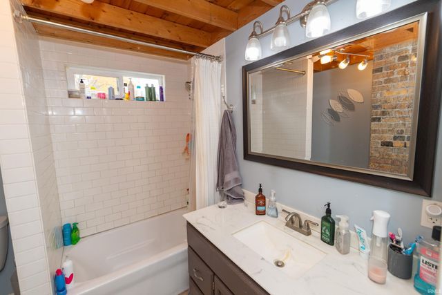 223 Kenwood Avenue, Elkhart, IN 46516