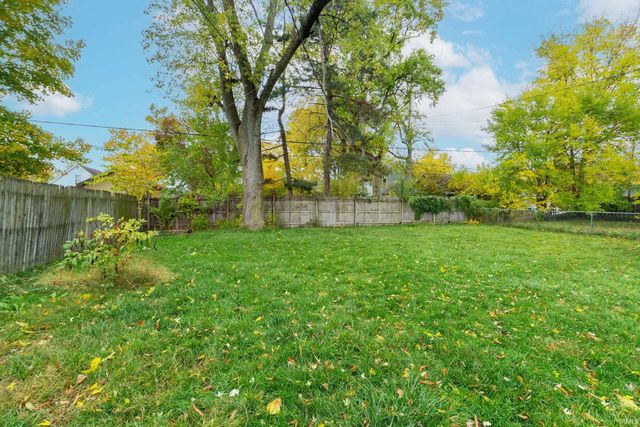 223 Kenwood Avenue, Elkhart, IN 46516