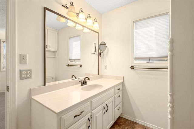 80 Sherlock Drive, Bella Vista, AR 72715