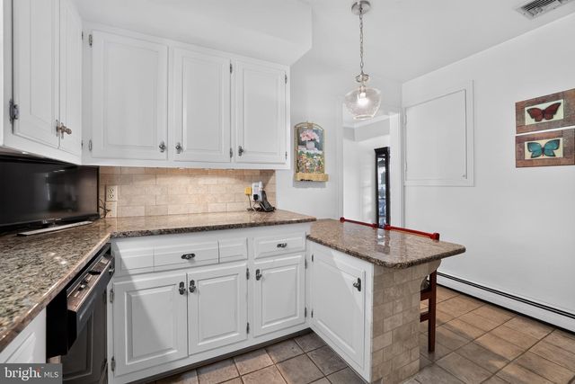 18 HOLLAND DR, Chalfont, PA 18914