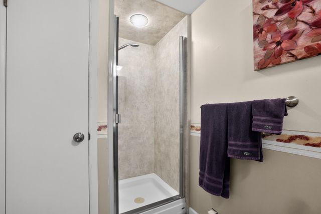 18 HOLLAND DR, Chalfont, PA 18914