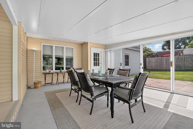 18 HOLLAND DR, Chalfont, PA 18914